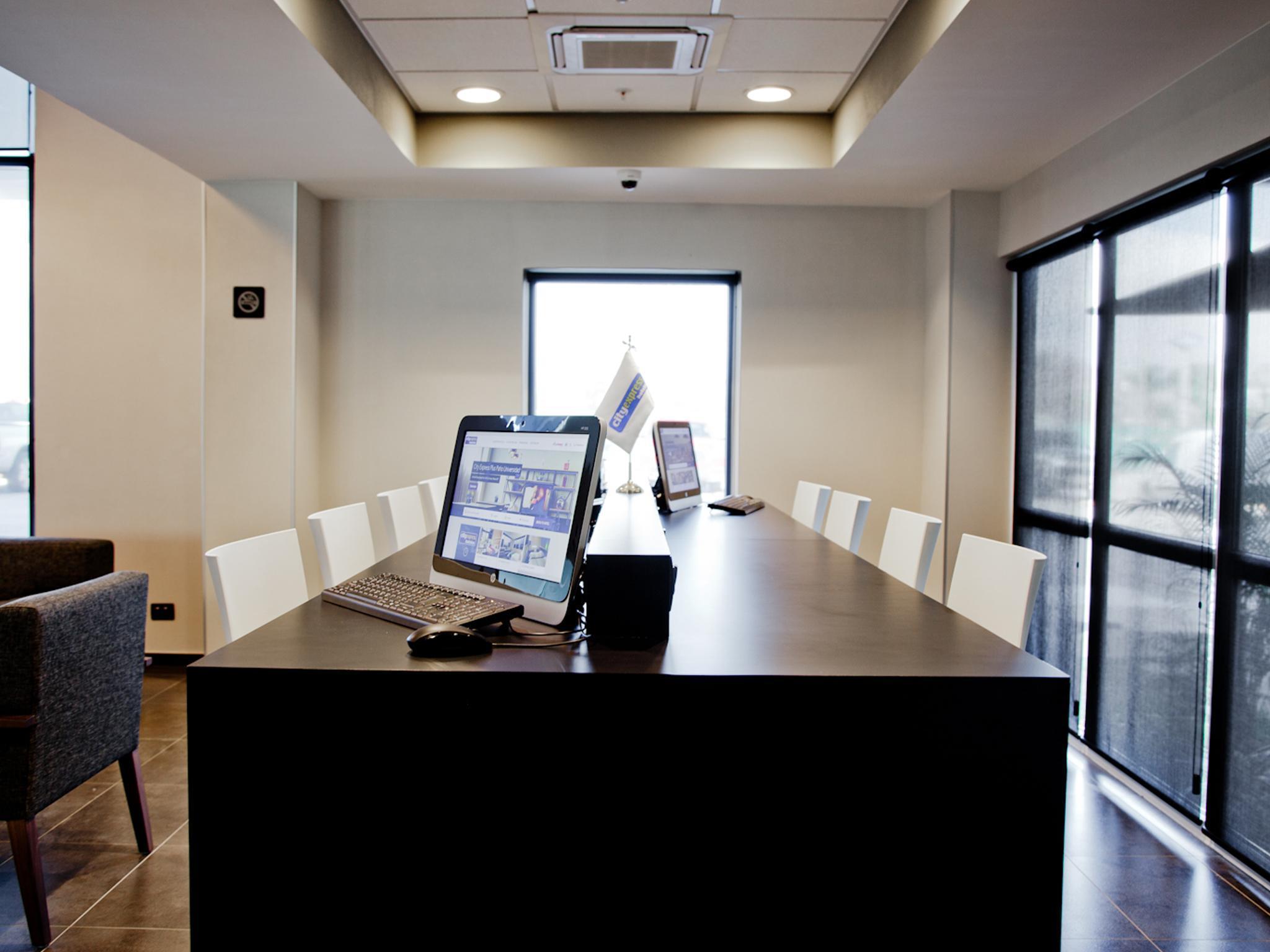 City Express By Marriott Salamanca Exterior photo