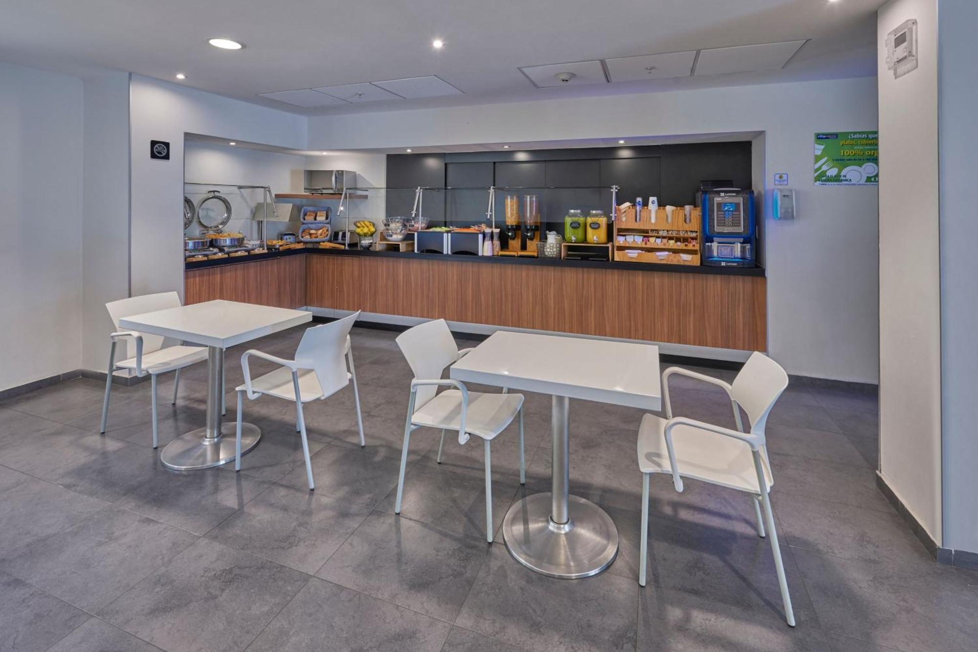 City Express By Marriott Salamanca Exterior photo
