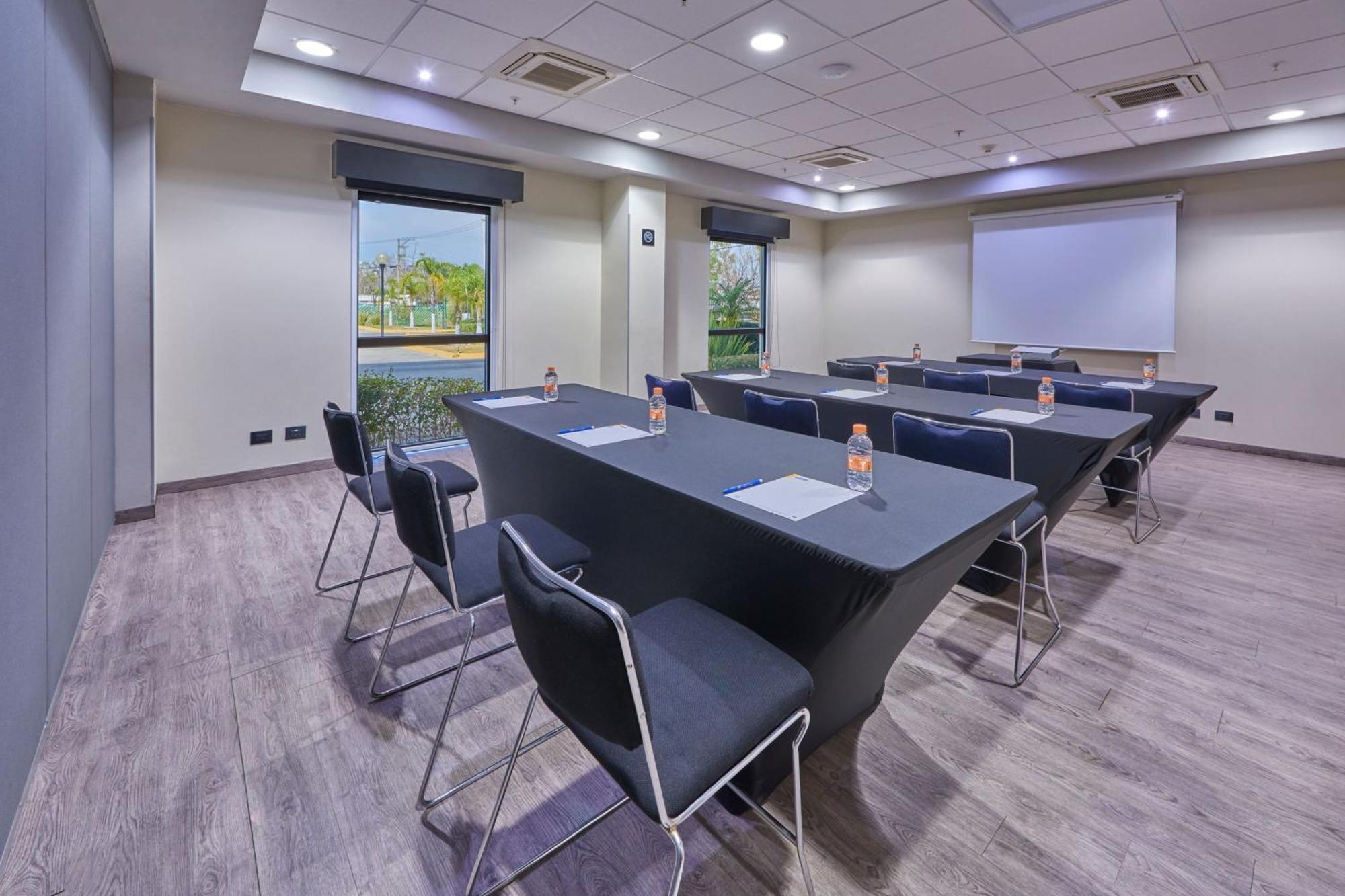 City Express By Marriott Salamanca Exterior photo